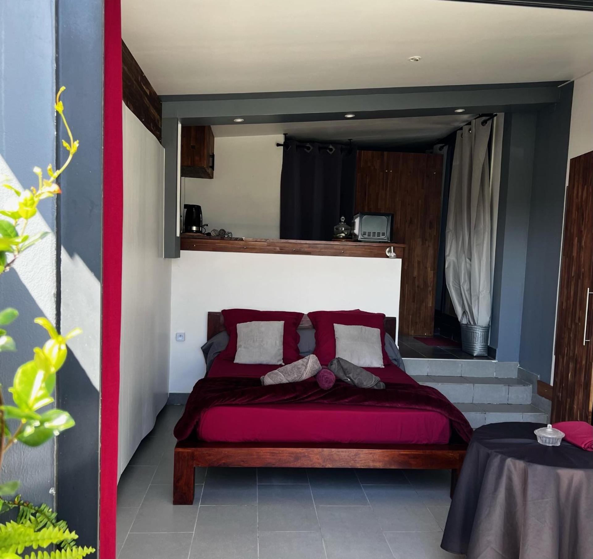 Studio Cosy Kazadalo, Deux Rives - Sainte-Suzanne Kültér fotó
